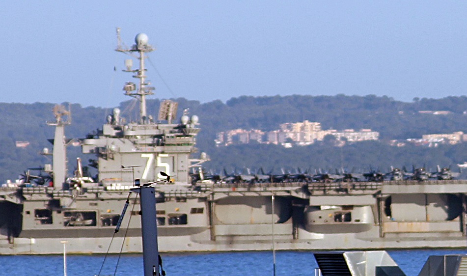 USS Truman in der Bucht von Palma de Mallorca