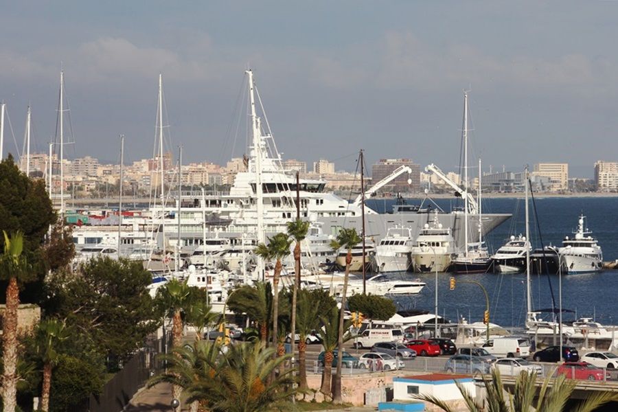 Ulysse Mega Yacht im Hafen von Palma de Mallorca